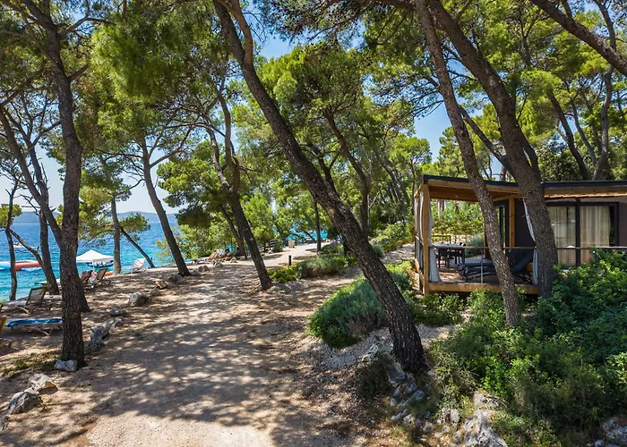 Pine Beach Pakostane Glamping Homes