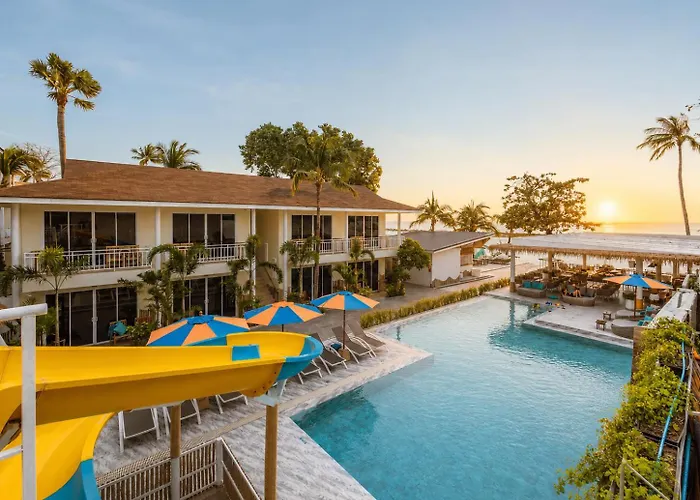 Ark Bar Beach Resort