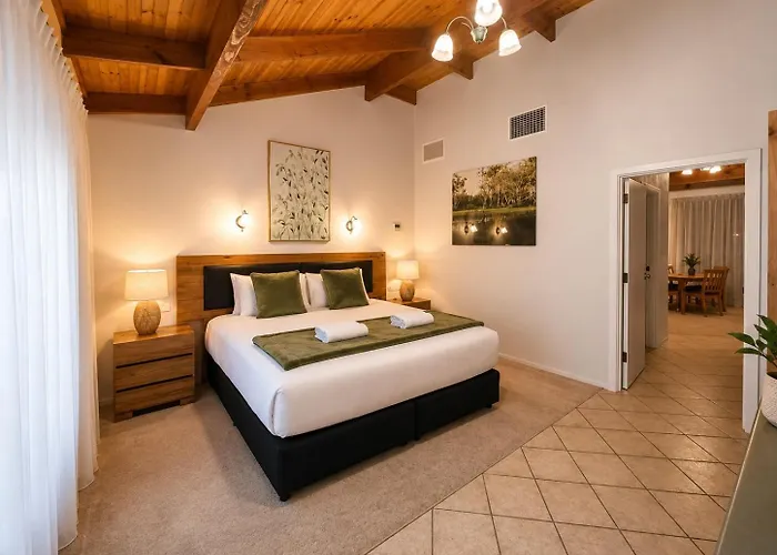 Coonawarra Place Motor Inn