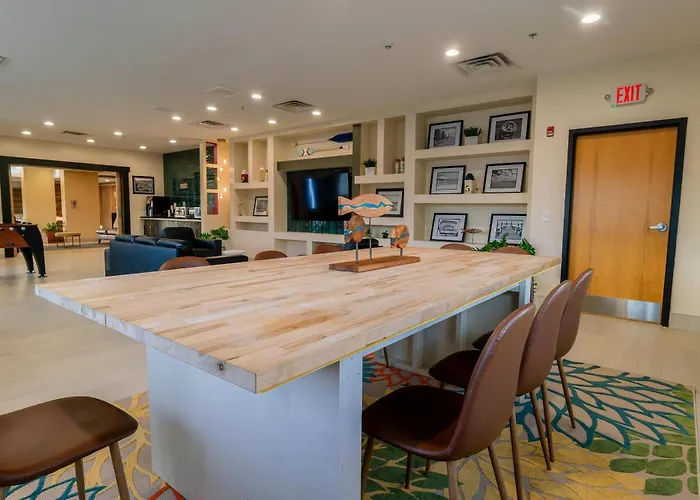 Gateway & Suites , An Ascend Collection