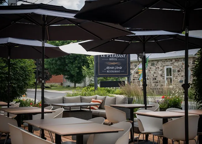 Le Pleasant & Cafe