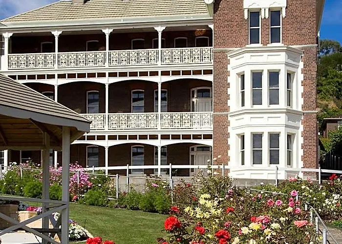 Auldington Hotel