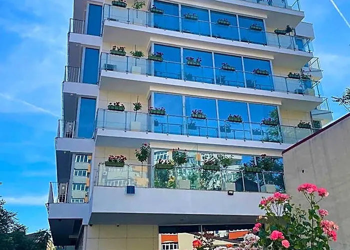 Marshal Garden Hotel