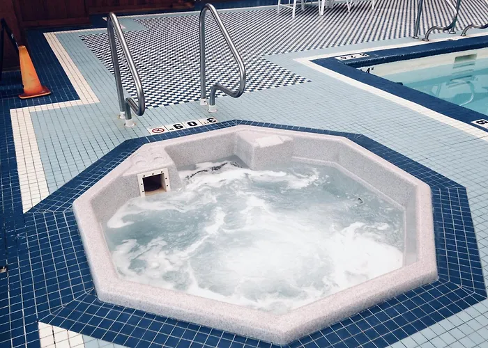 Holiday Inn & Suites Pittsfield-Berkshires By Ihg