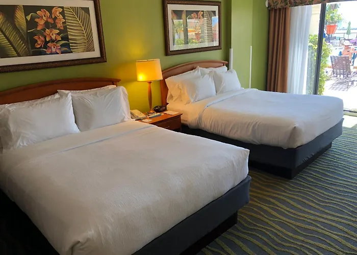 Holiday Inn & Suites By Ihg