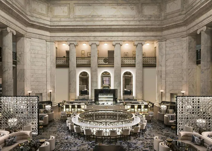 Ritz-Carlton,