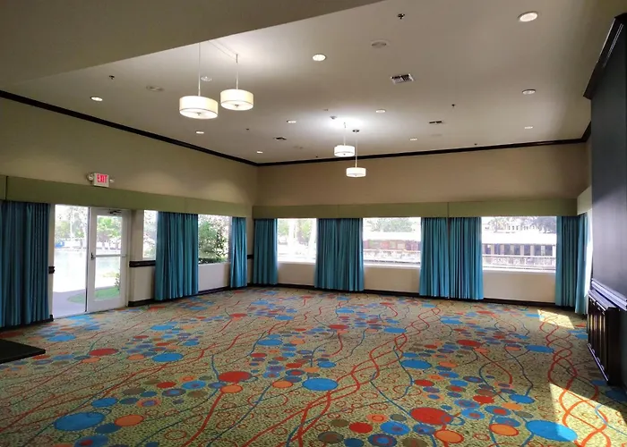 Holiday Inn Express And Suites Brownsville By Ihg