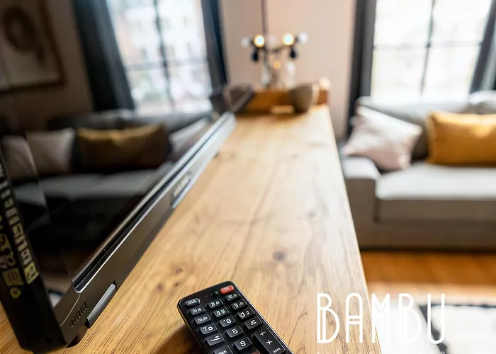Bambu Kitchen & Bar - Hotel Restaurant