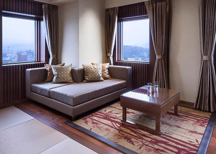 Ana Holiday Inn Sky By Ihg