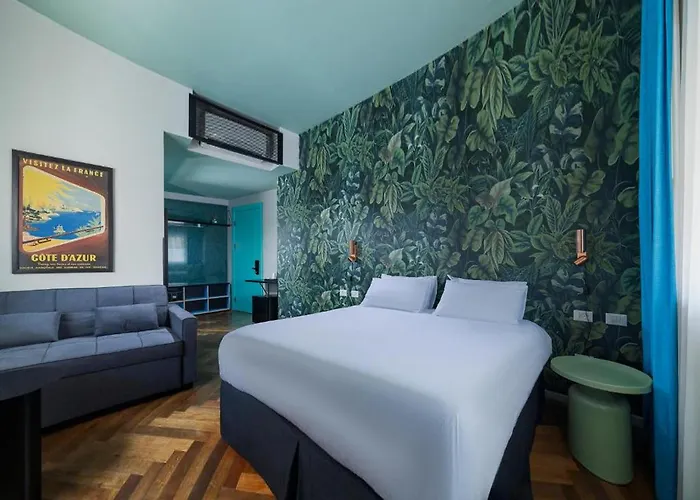 Scarlet Hotel