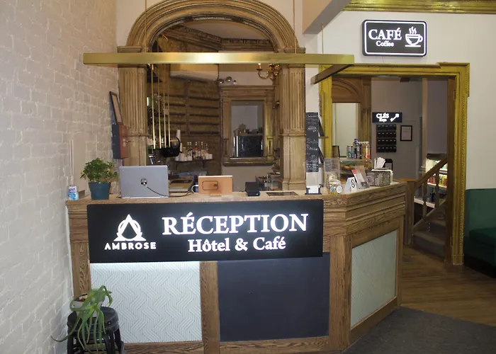 Ambrose House & Cafe - Self Check-In Guesthouse