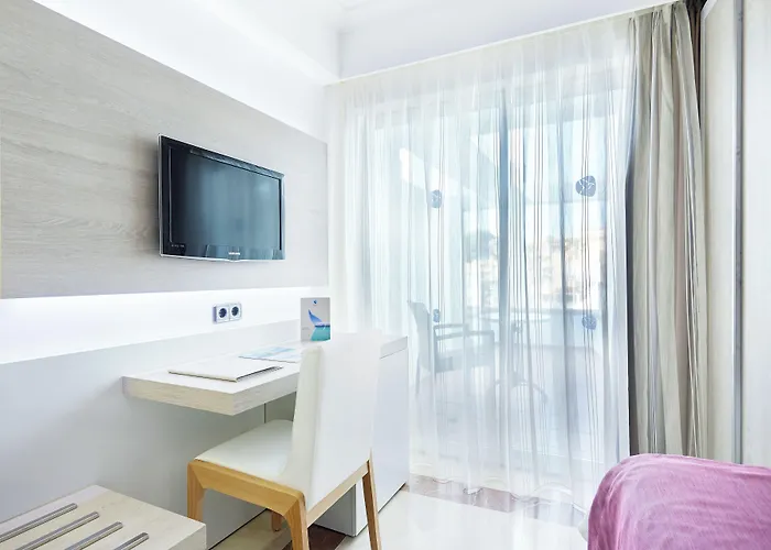 Grupotel Acapulco Playa - Adults Only