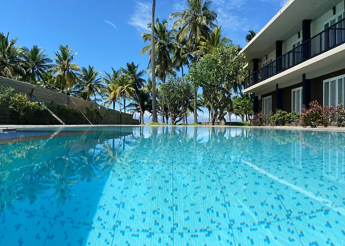 Golden Star Beach Hotel