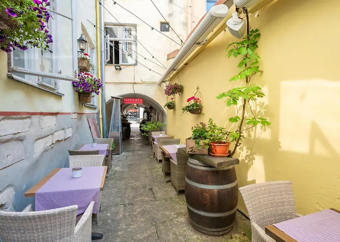 Cru Hotel