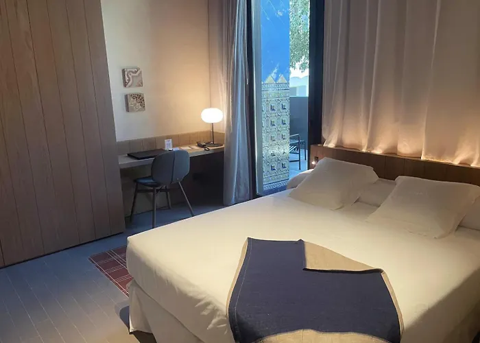Caro Hotel