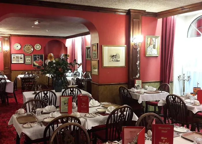 Mornington Hotel