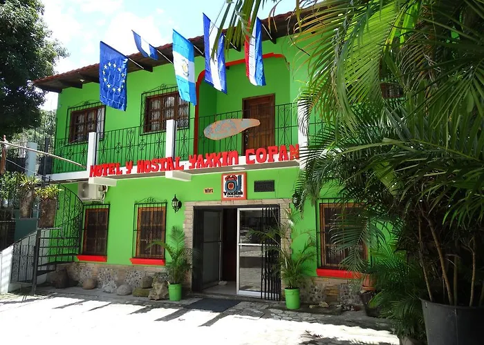 Hotel & Hostal Yaxkin Copan