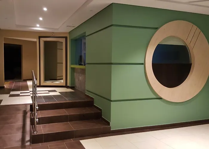 Hotel 56 Avenue Plaza
