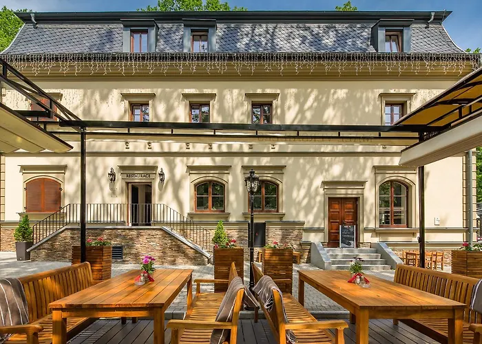 Hotel Male Versailles
