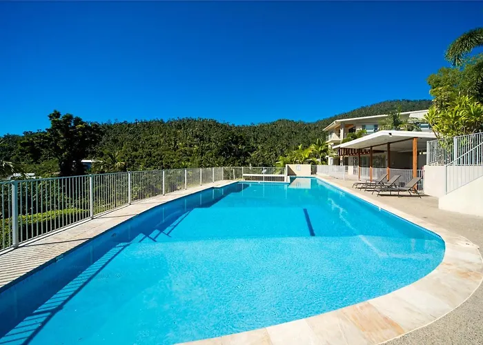 Airlie Summit Apartments