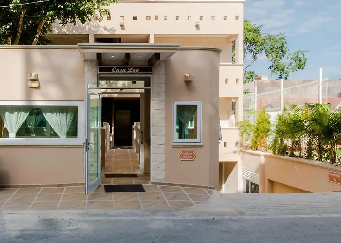 Casa Leo