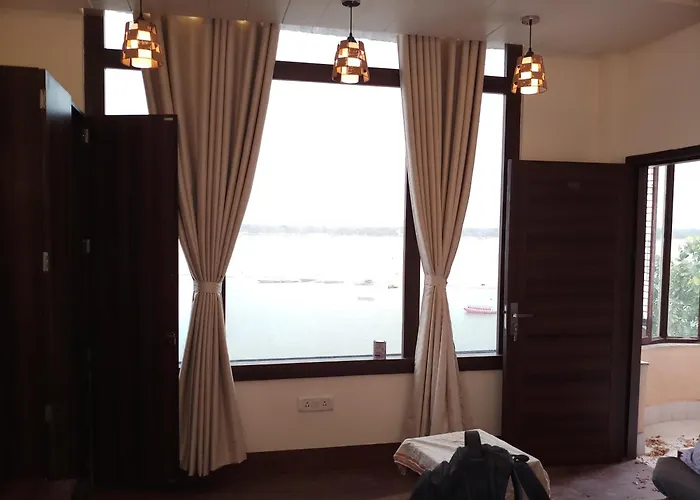 Varanasi Hotels for Romantic Getaway