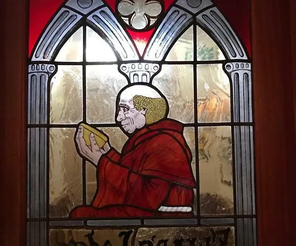 Friar'S Lodge