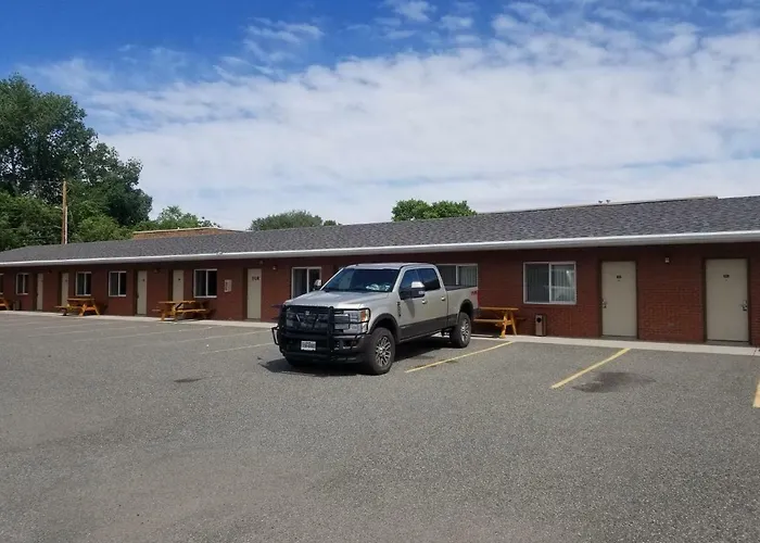 Legacy Inn & Suites