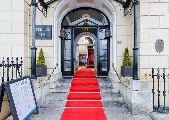 Commodore Hotel