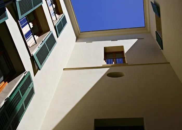 Petit Palace Hotel Tres