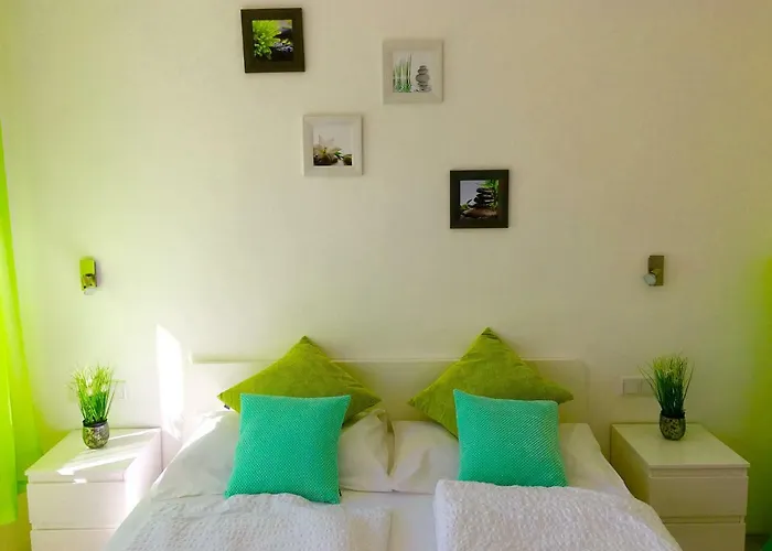 Iceman Room'S Central