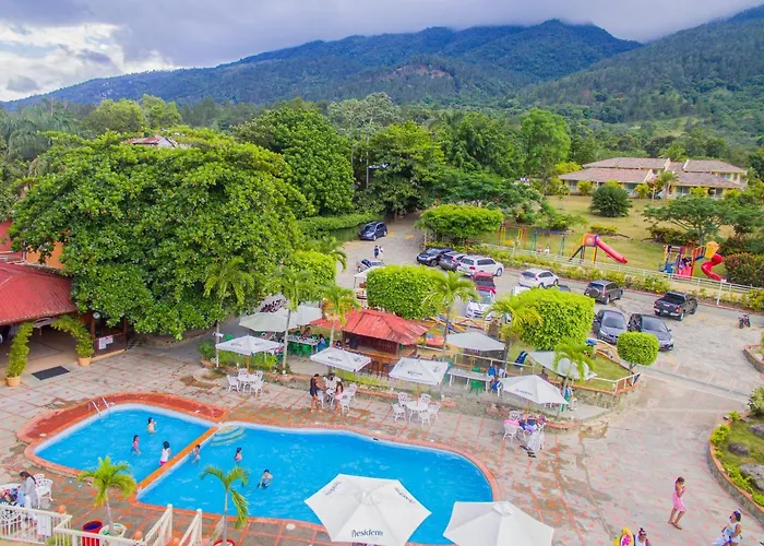 River Club & Resort