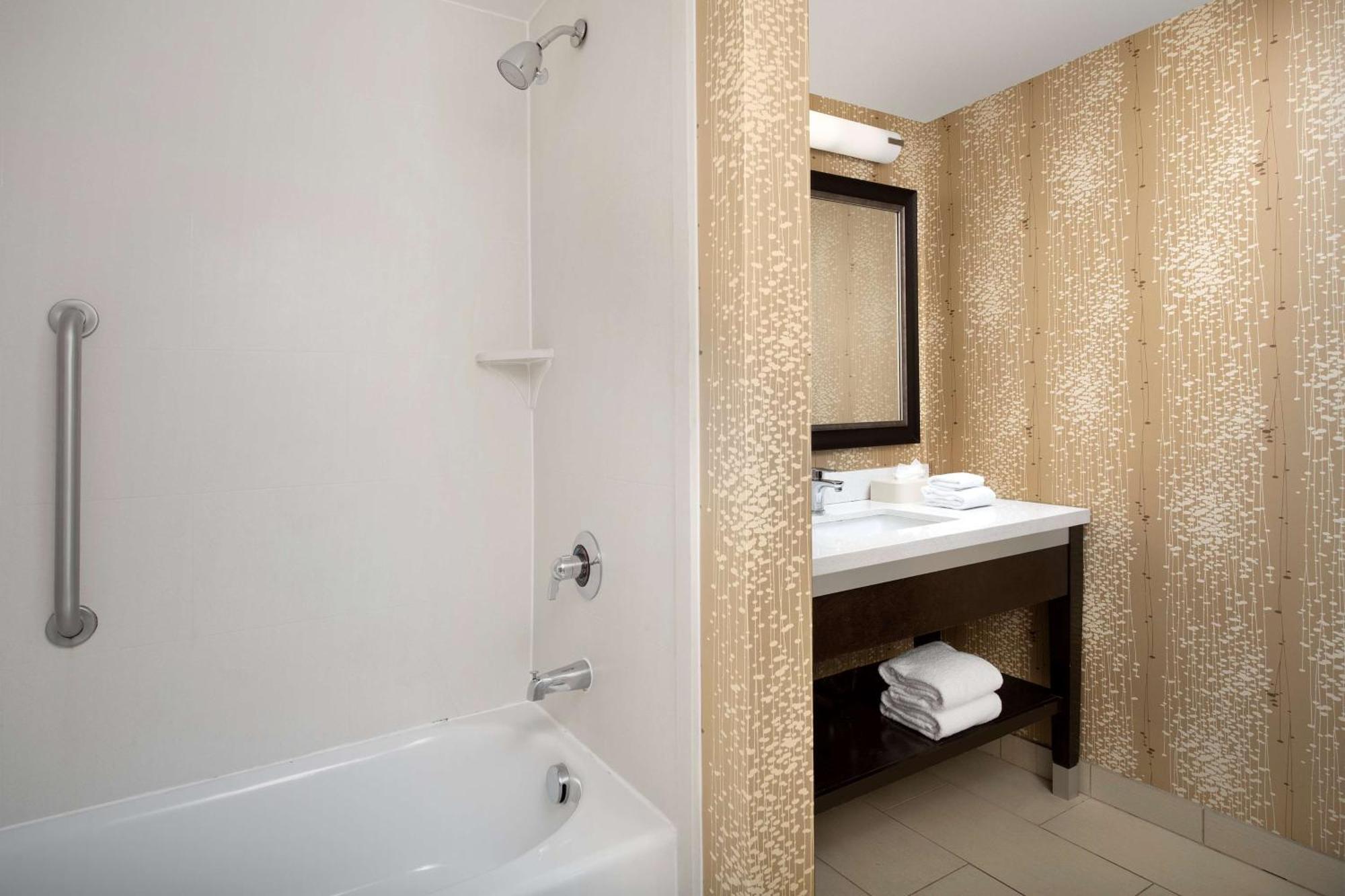 Hampton Inn & Suites Alpharetta-Windward