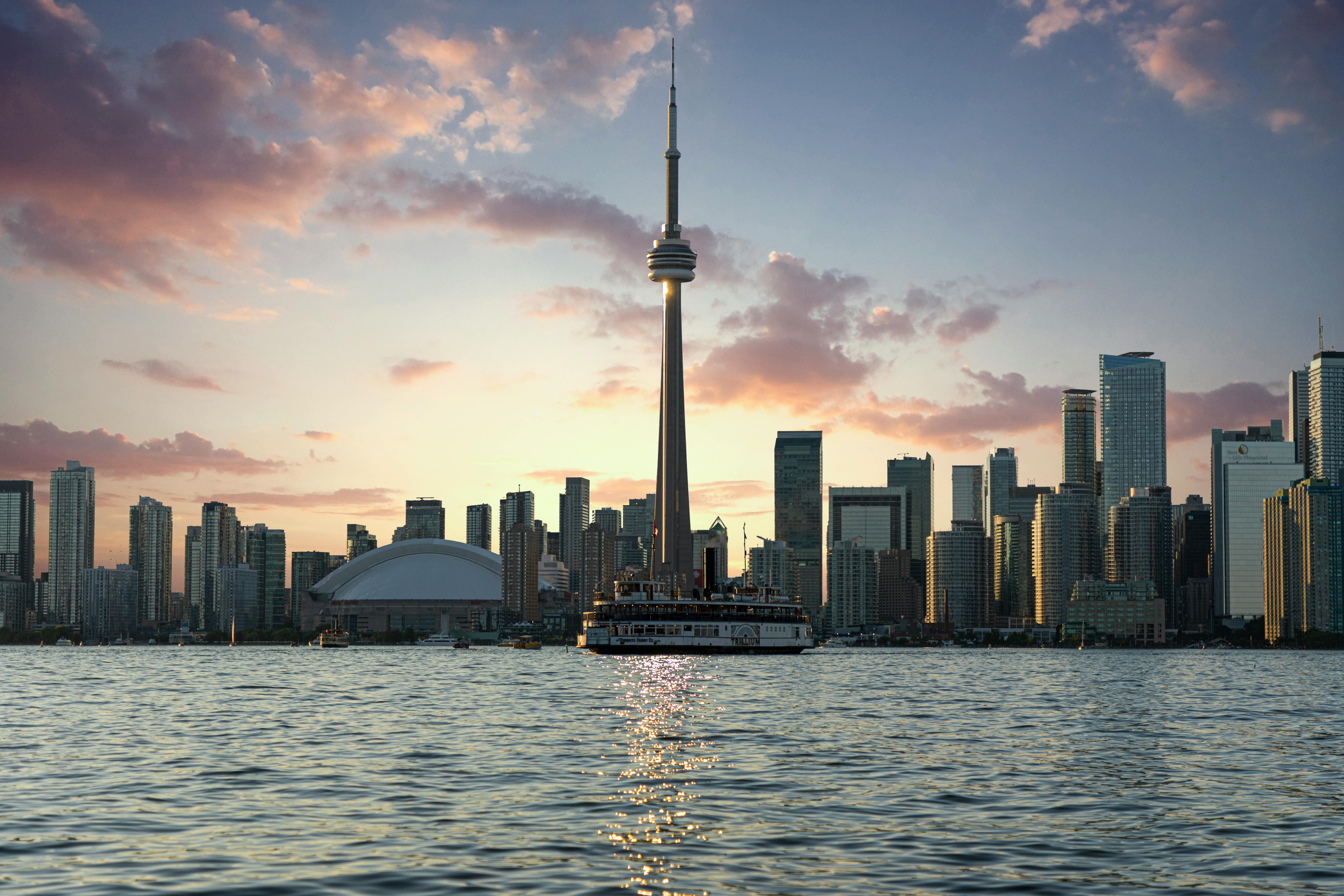 Toronto Hotels for Romantic Getaway