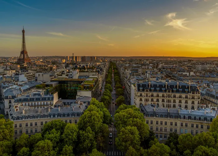 Paris Hotels for Romantic Getaway